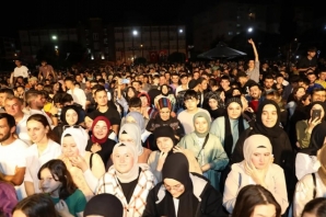 Bafra’da Gençler Düzenlenen Konserle Doyasıya Eğlendi