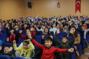 Bafra’da Çocuklar, Hacivat-Karagöz Ve Kukla Gösterisi İle Eğlendi