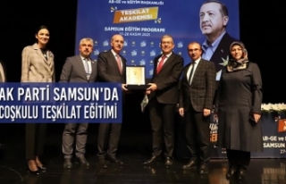 AK Parti Samsun'da Coşkulu Teşkilat Eğitimi