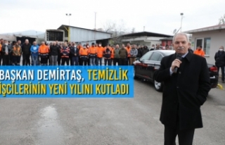 Başkan Demirtaş, Temizlik İşcilerinin Yeni Yılını...