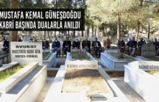 Mustafa Kemal Güneşdoğdu Kabri Başında Dualarla...