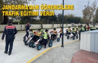 Jandarma Ekipleri Öğrencilere Trafik Eğitimi Verdi